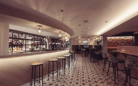 Longlands Inn & Cottages